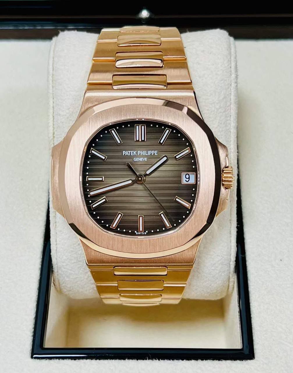 Patek Philippe - Nautilus 40mm 5711/1R-001