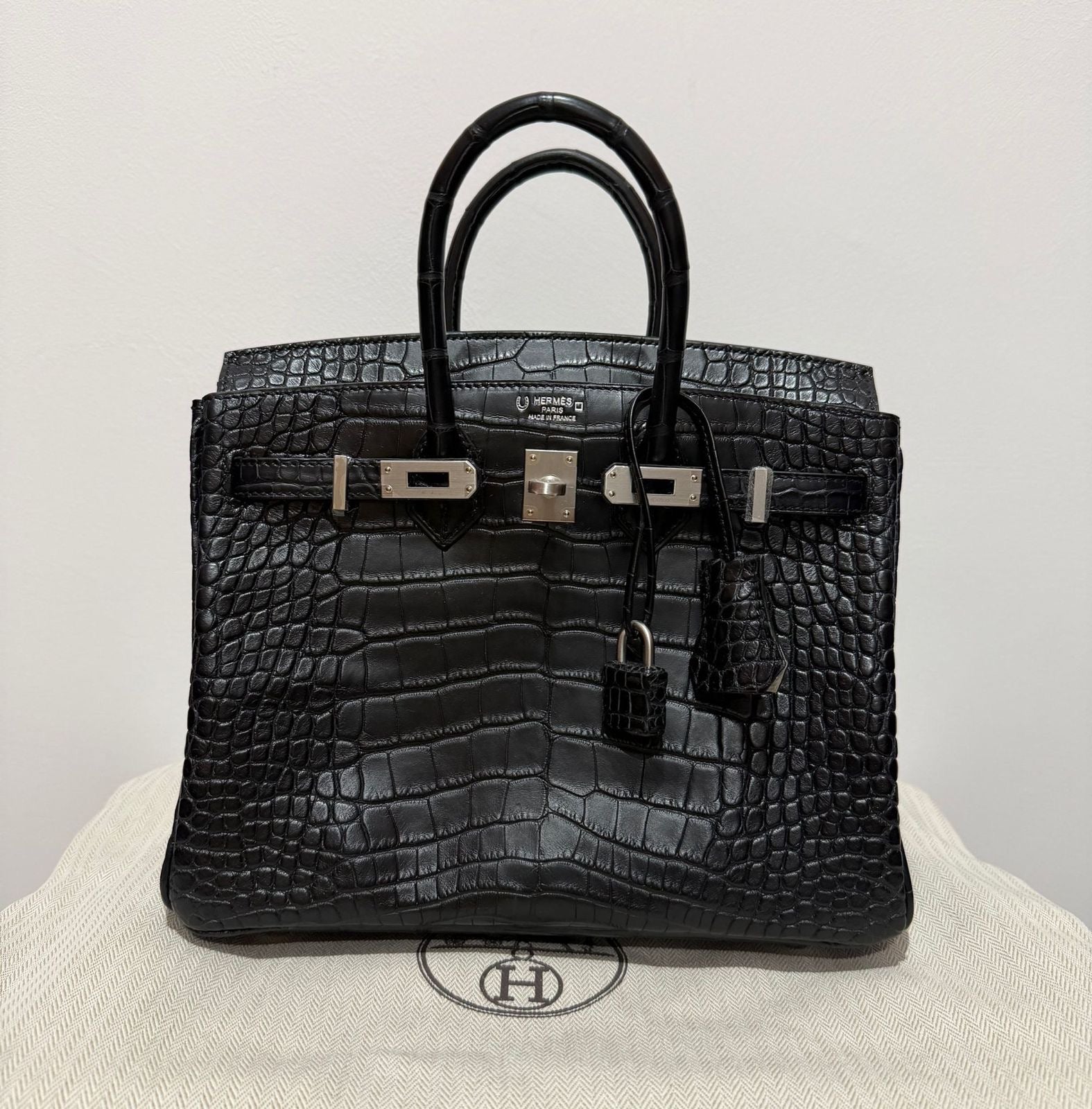 Hermès Birkin 25 HSS Black Gris Perle
Rare model Matte brushed phw front photo