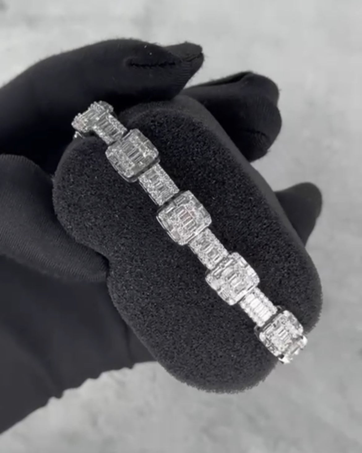 10.5 Carat Natural Diamond Bracelet 18k White Gold