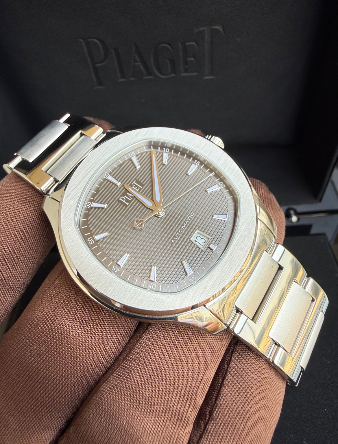 Piaget Polo Date Stainless Steel Black Dial G0A41002