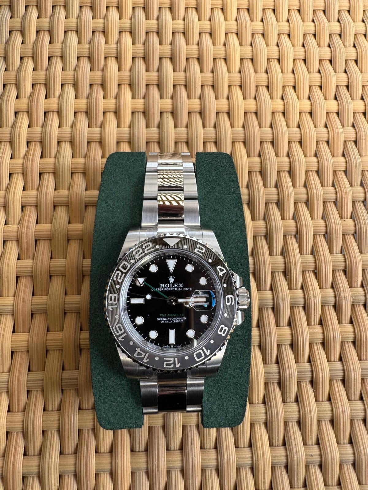 Rolex GMT-Master II Bruce Wayne Oyster 40mm 126710GRNR