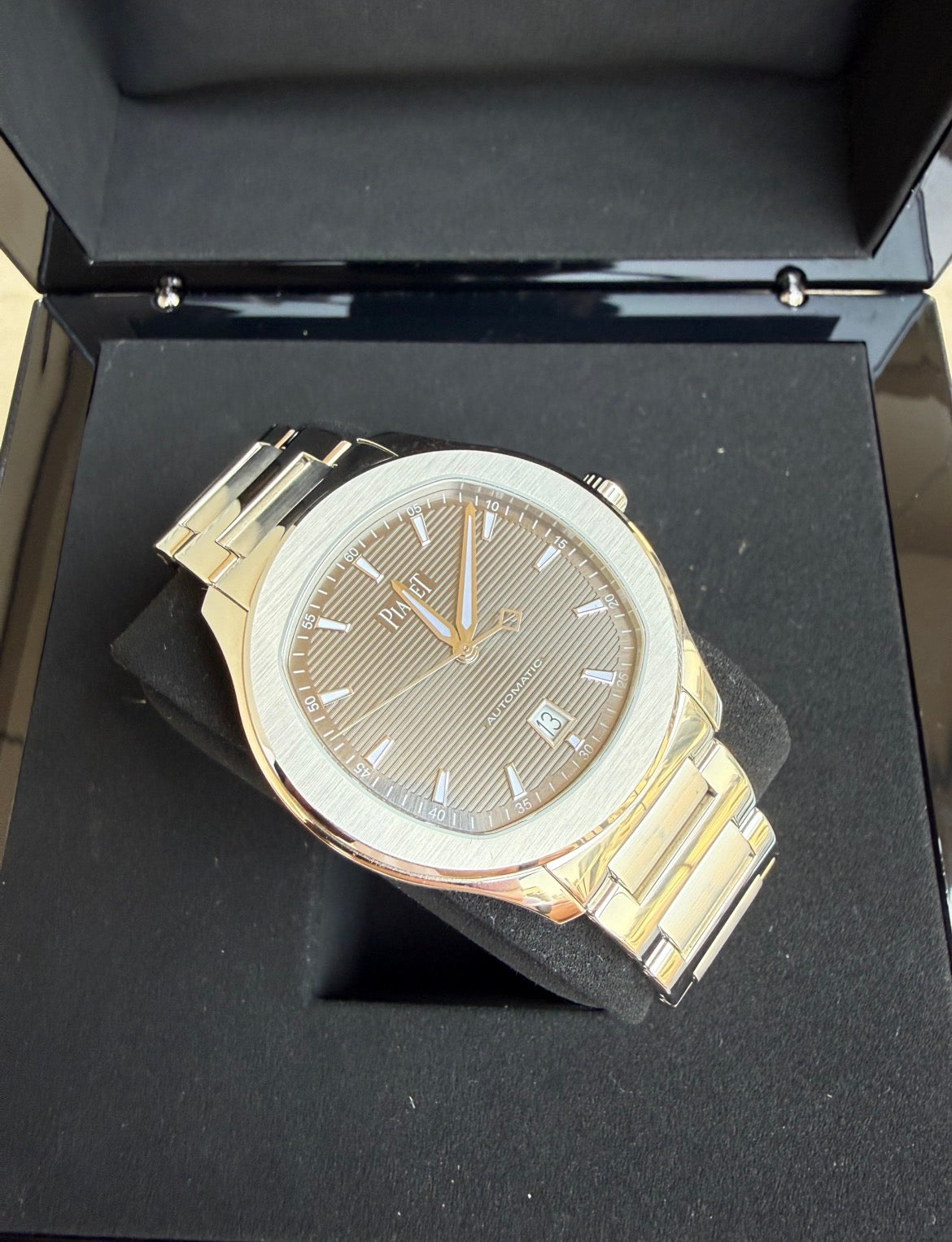 Piaget Polo Date Stainless Steel Black Dial G0A41002